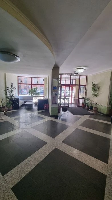 Apartment for sale in the center on Saksaganskoho 121 University B