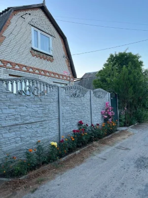 I am selling a house in Vinnytsia.