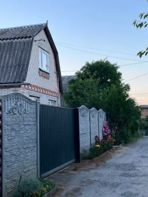 I am selling a house in Vinnytsia.