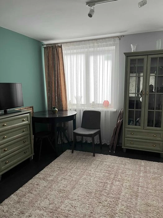 I am selling a house in Vinnytsia.