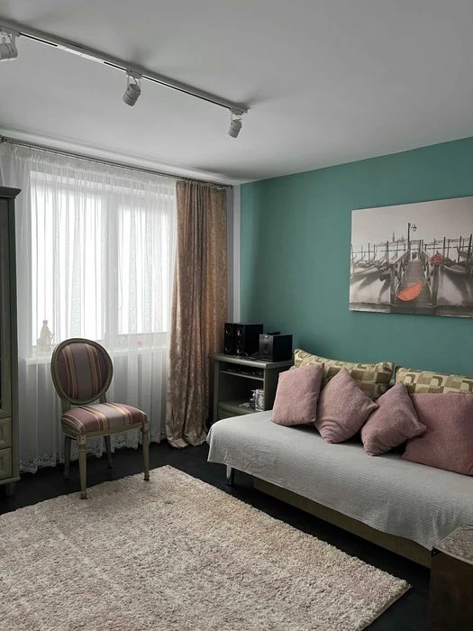 I am selling a house in Vinnytsia.