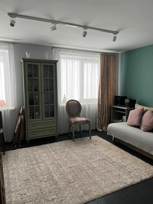 I am selling a house in Vinnytsia.