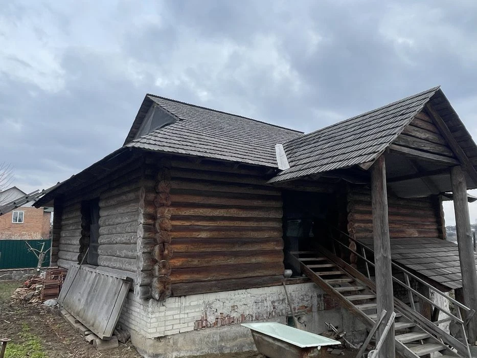 Продається будинок з дикого зрубу під розбір