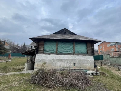 Продається будинок з дикого зрубу під розбір