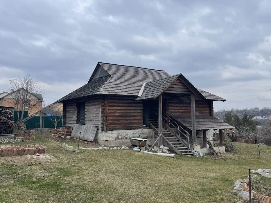 Продається будинок з дикого зрубу під розбір