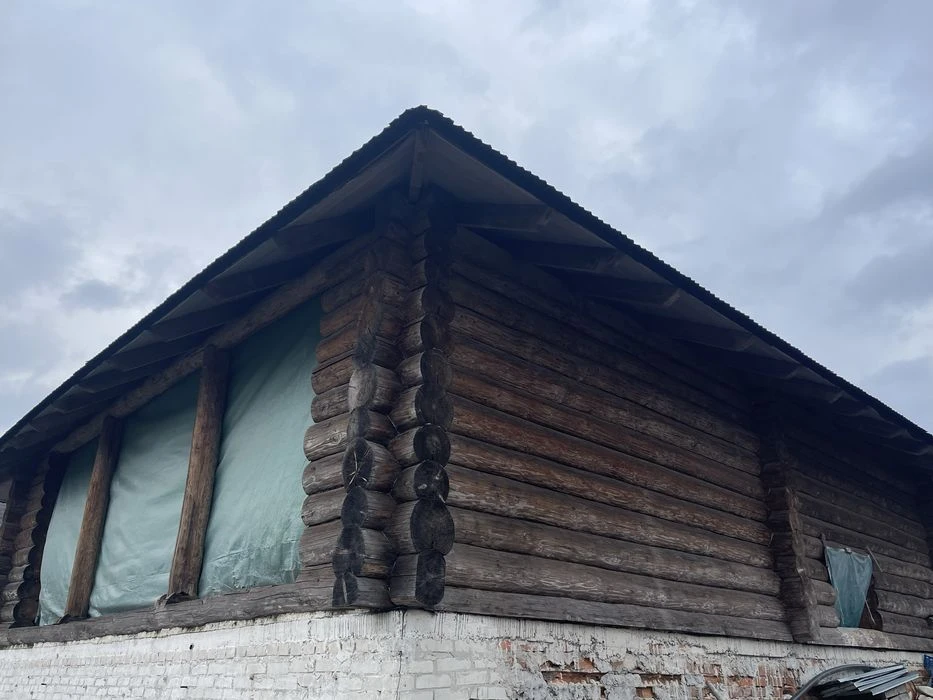 Продається будинок з дикого зрубу під розбір
