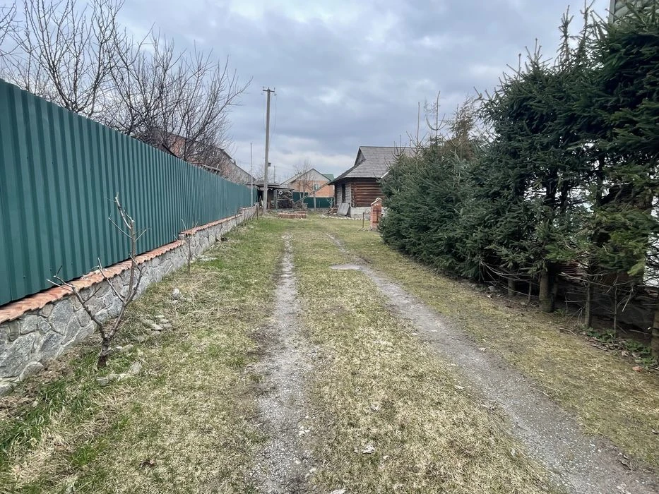 Продається будинок з дикого зрубу під розбір