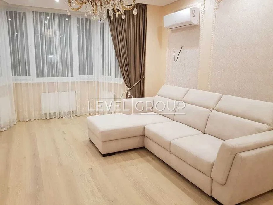 2 кімнатна квартира 80 м. кв. в ЖК Сонячна брама вул Юлії Зд