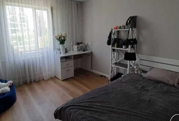 3-кімнатна квартира 74 м² з євроремонтом . Район 1-ї міської