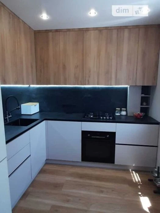 3-кімнатна квартира 74 м² з євроремонтом . Район 1-ї міської