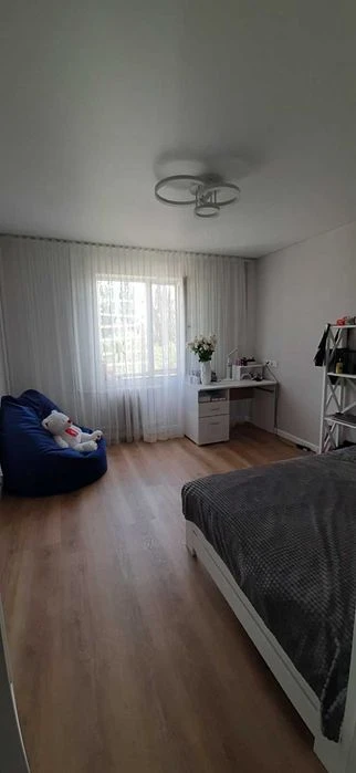 3-кімнатна квартира 74 м² з євроремонтом . Район 1-ї міської
