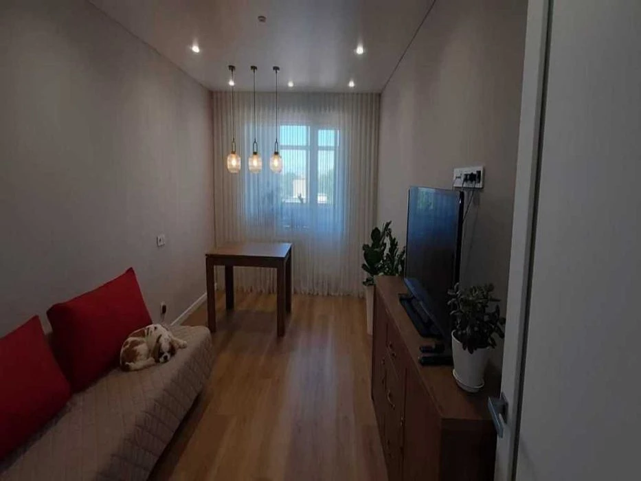 3-кімнатна квартира 74 м² з євроремонтом . Район 1-ї міської