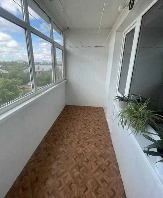 3-кімнатна квартира 74 м² з євроремонтом . Район 1-ї міської