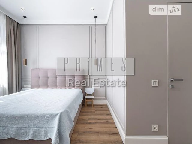 Продаж 3к квартири 82 кв. м на вул. Андрія Верхогляда 15 • I