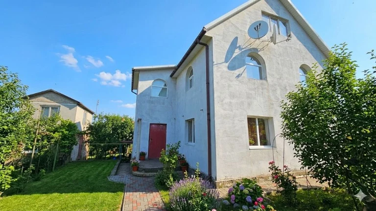 Relevant! House 2 floors 10 acres + guest house! Ul. Zoryana! S