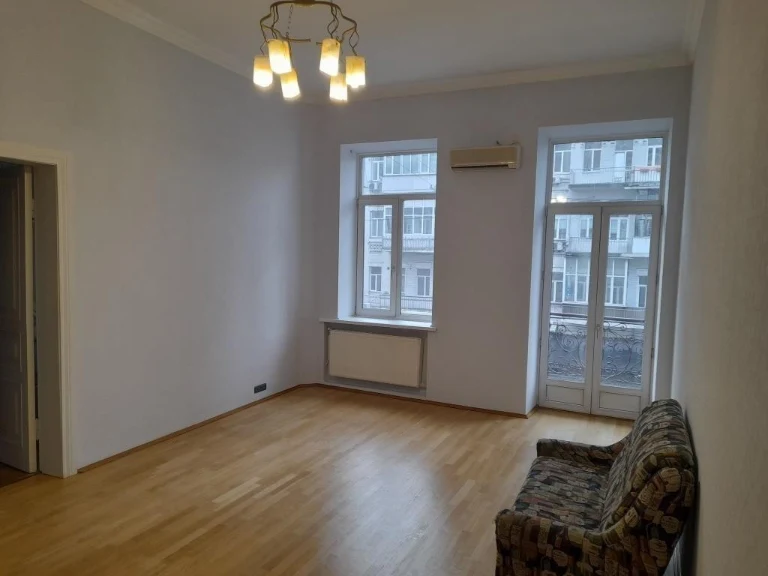 Sale of a 5-room apartment of 225 m², Saksaganskogo Street, 28