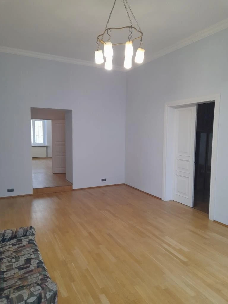 Sale of a 5-room apartment of 225 m², Saksaganskogo Street, 28