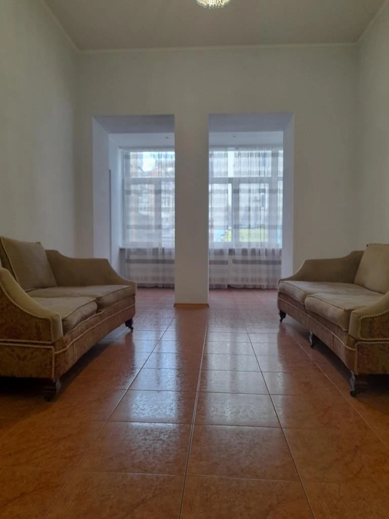 Sale of a 5-room apartment of 225 m², Saksaganskogo Street, 28