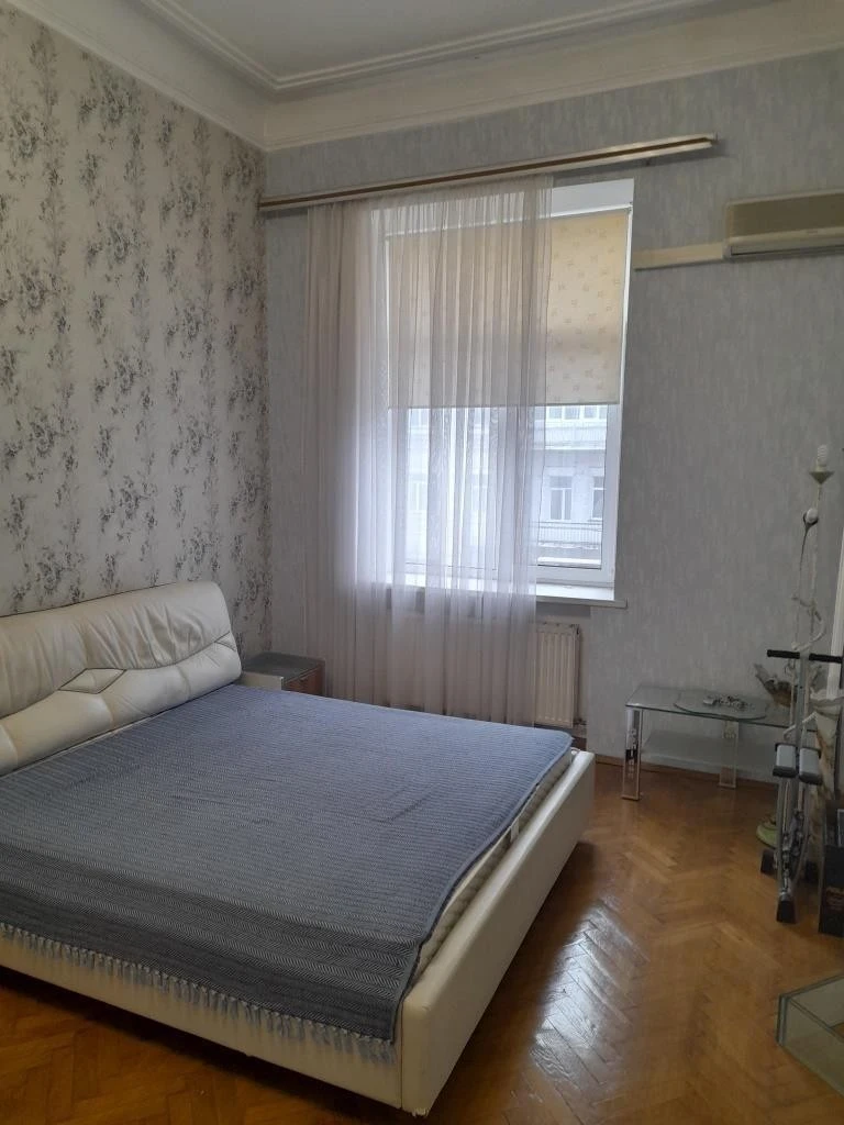 Sale of a 5-room apartment of 225 m², Saksaganskogo Street, 28