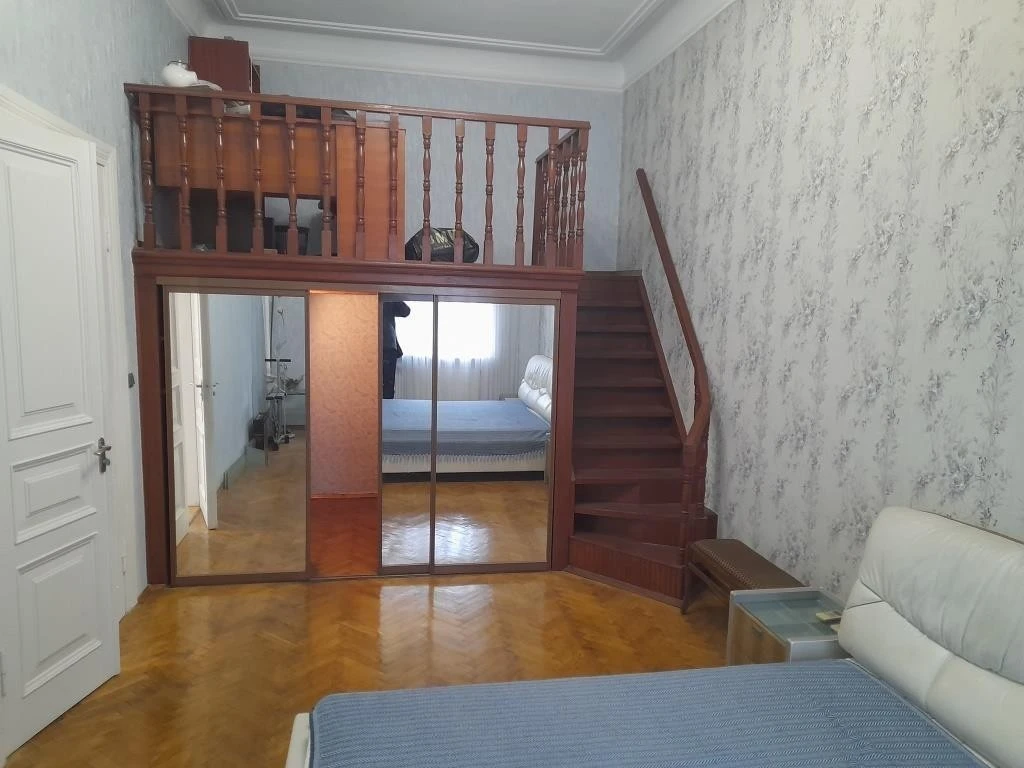 Sale of a 5-room apartment of 225 m², Saksaganskogo Street, 28