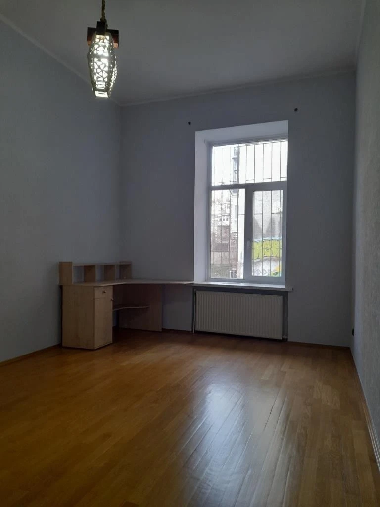 Sale of a 5-room apartment of 225 m², Saksaganskogo Street, 28