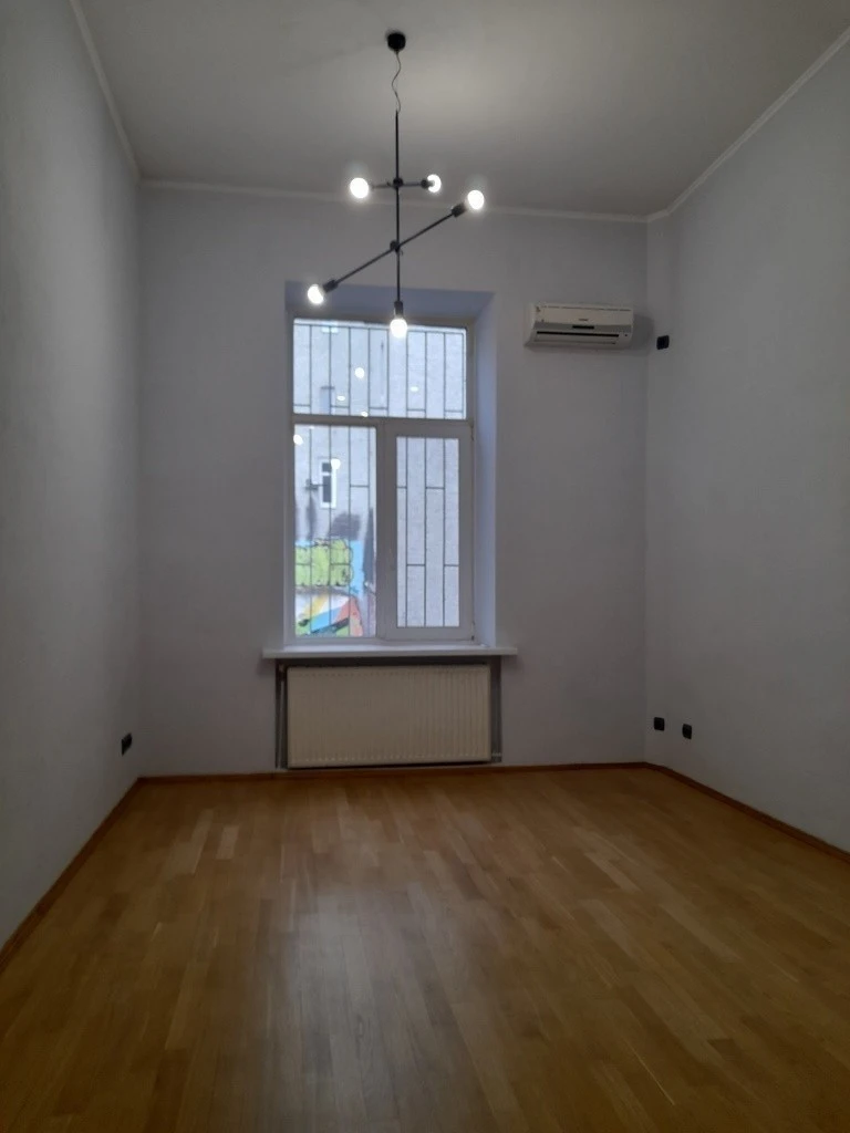 Sale of a 5-room apartment of 225 m², Saksaganskogo Street, 28