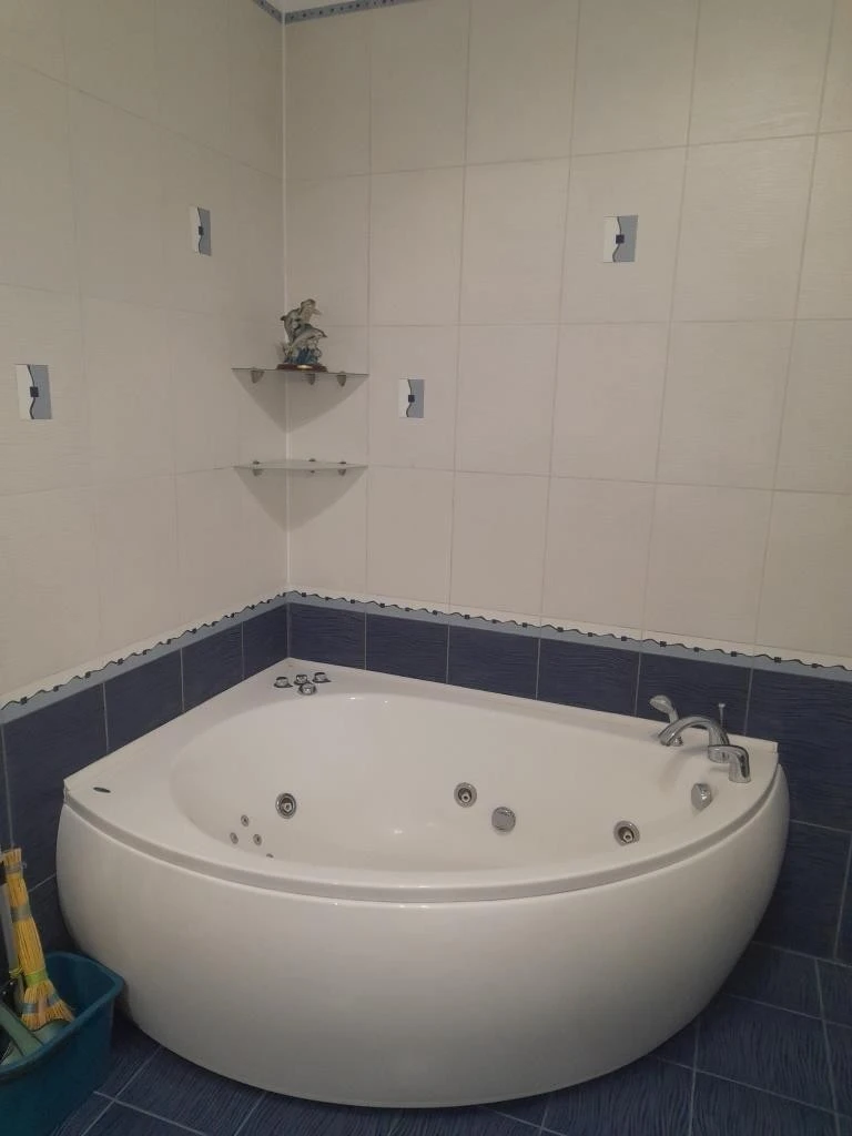 Sale of a 5-room apartment of 225 m², Saksaganskogo Street, 28