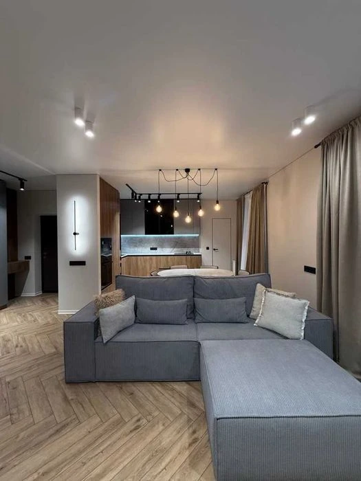 2х кімнатна квартира в Центрі новий будинок, індивідуальне о