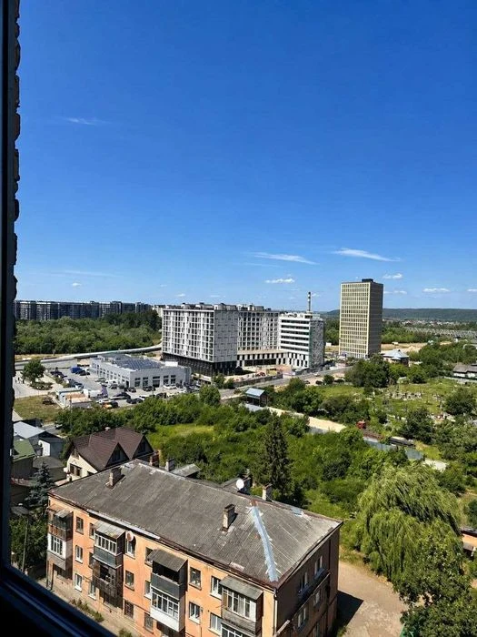 Продається видова 1-но кімнатна квартира в Івано-Франківську
