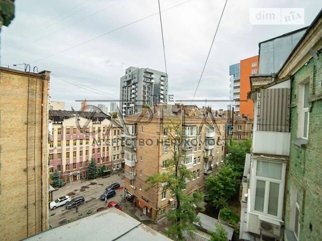 Продаж 5к квартири 151 кв. м на вул. Січових Стрільців 55 •