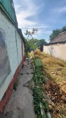 Sale of part of a house in the Zavodsky district on Uchitel Street