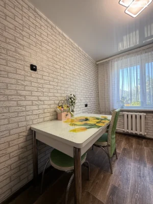 Продаж Квартира Свердловський масив
