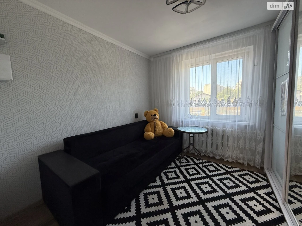 Продаж Квартира Свердловський масив