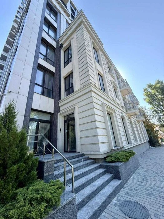 Продам 4-кімн. квартиру, ЖК «Central park», Центр, парк Глоб