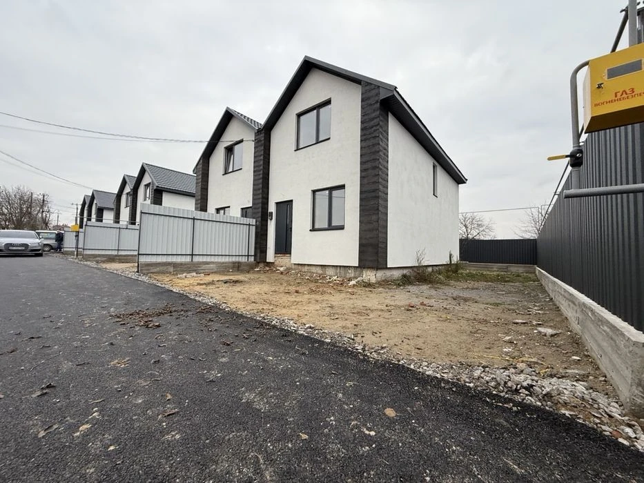 New Gated Complex Duplex in a top location