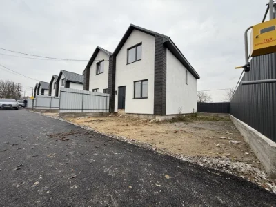 New Gated Complex Duplex in a top location