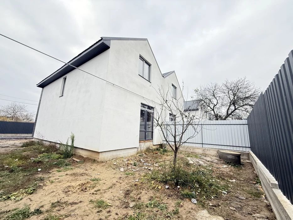 New Gated Complex Duplex in a top location
