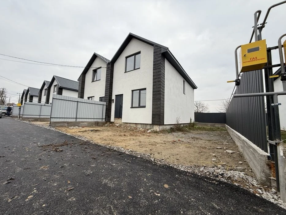 New Gated Complex Duplex in a top location