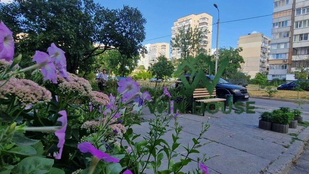 Продаж 1-кімнатної квартири біля метро Героїв Дніпра | Оболо
