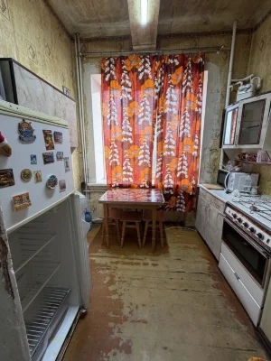 Продам 2 х ком квартиру.Героев Харькова 124