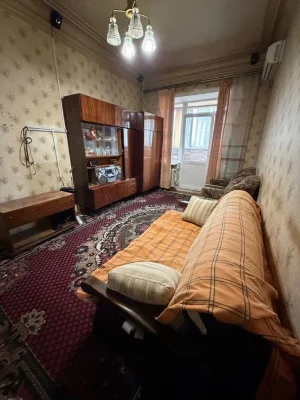 Продам 2 х ком квартиру.Героев Харькова 124