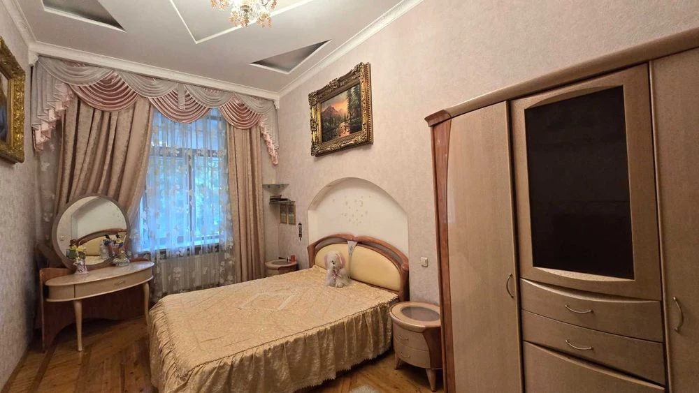Продам 4-комнатную квартиру в Приморском районе с АГВ. Просп