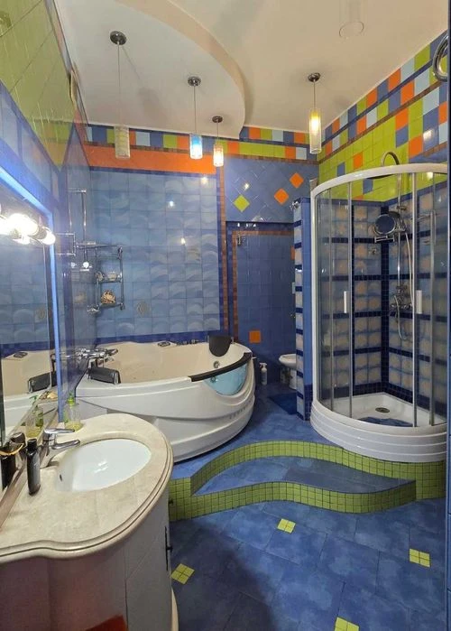 Продам 4-комнатную квартиру в Приморском районе с АГВ. Просп
