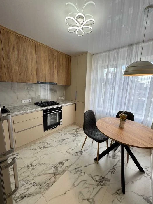 1-кімнатна квартира 36 м² в ЖК «Гранд Рояль», Озерна — кухня