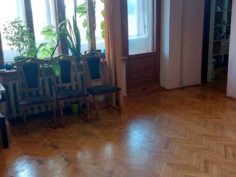 Квартира. Дніпро, Універсальний пров.