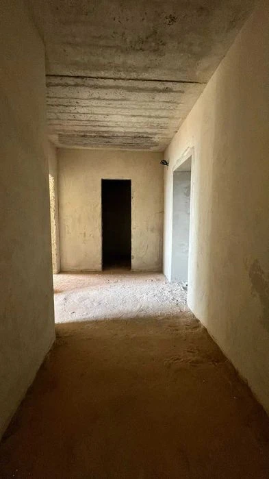 Здана 2 кім. квартира готова до ремонту, 3 поверх