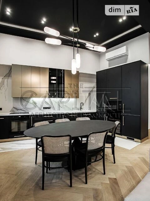 Sale of 4-room apartment 134 sq. m on Arkhitektora Gorodetskog Street