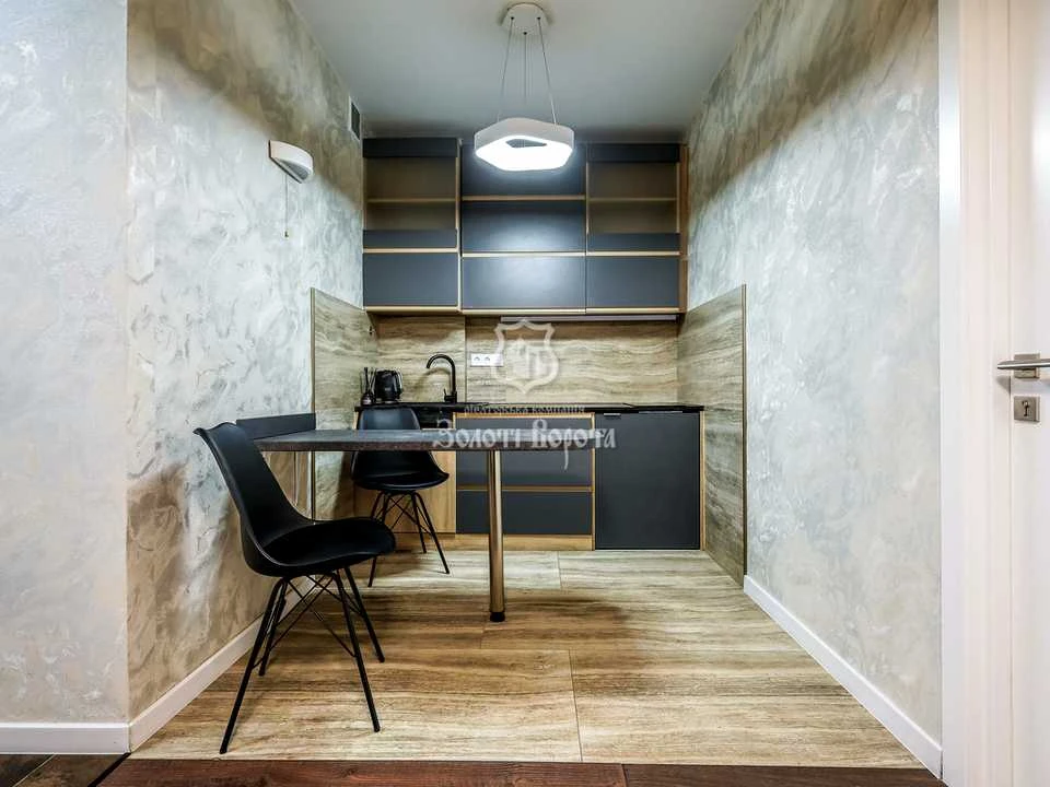 Apartment. Kyiv, Hlybochytska St.