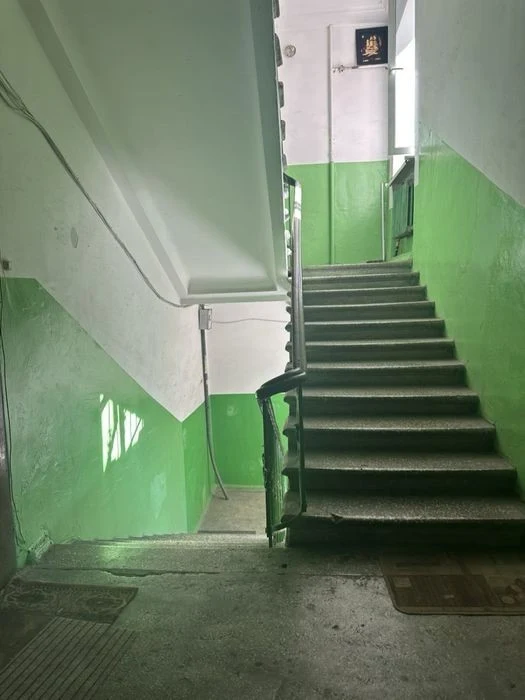 Продаж. Сталінка. Гарматна 16