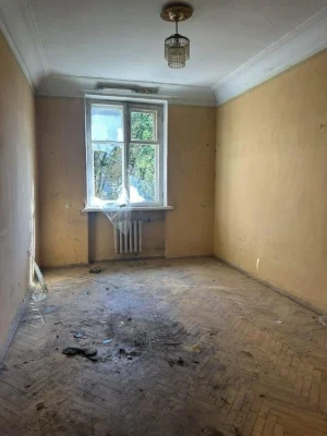 Продаж. Сталінка. Гарматна 16